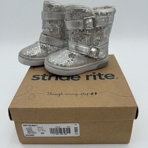 Stride‎ Rite Girls Boots Size 4M Safi Silver Sequin Faux Fur Lined Buckle EUC